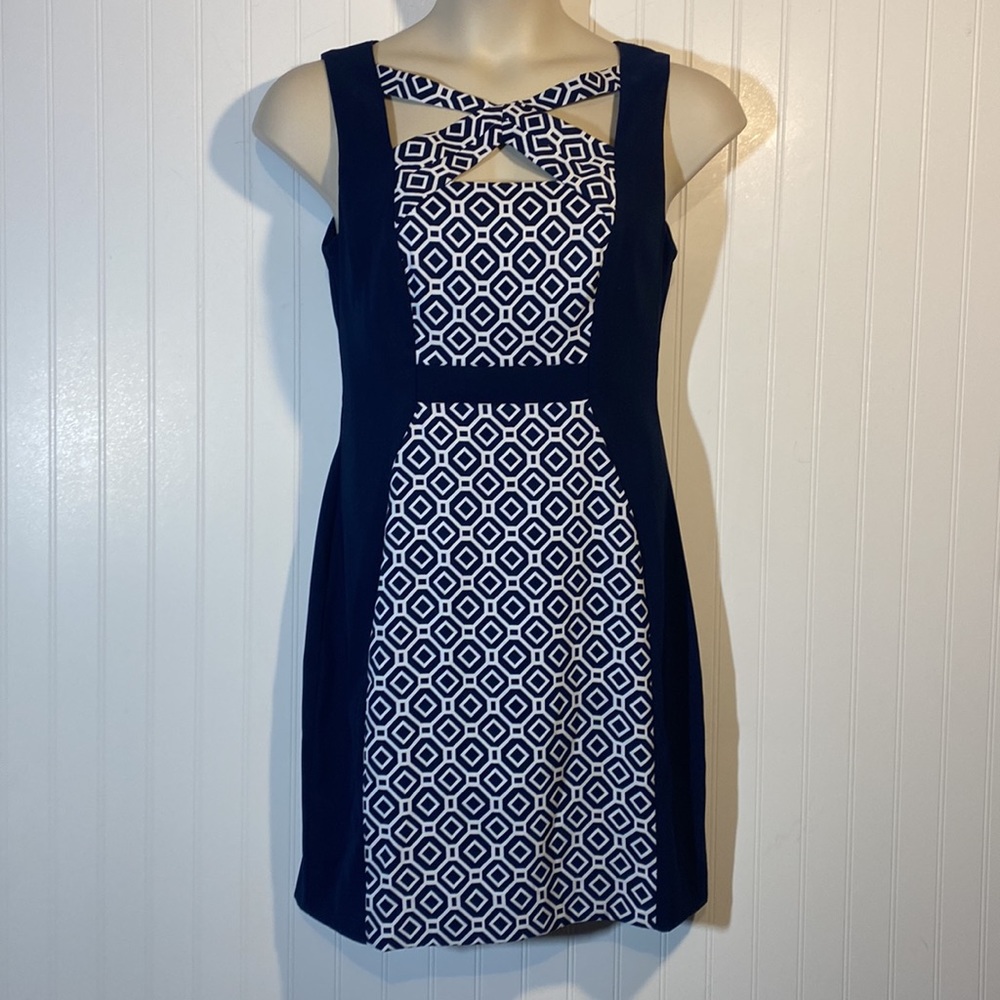 Connected apparel fitted dress cutout top